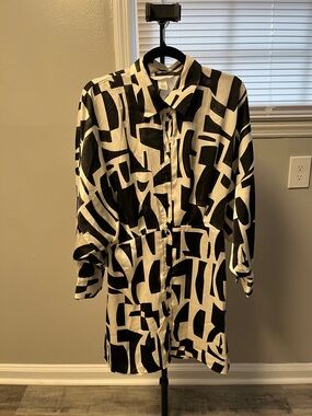 Black and Beige Geometric Shirt Dress from H&M. Beautiful dress.